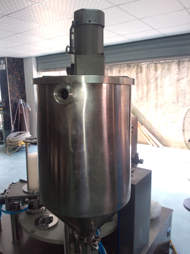 hopper for filling sealing.jpg